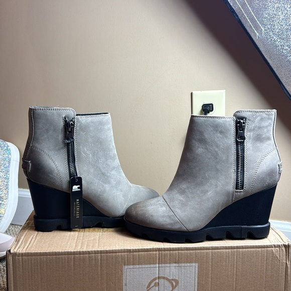 NWT • SOREL • Joan Uptown Zip Bootie • 
🖤🩶 Gray/Black 🩶🖤 • Size 8.5 • - Picture 7 of 17